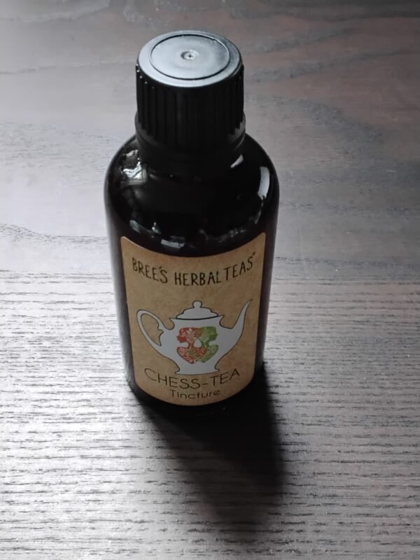 chess-tea tincture in a brown bottle